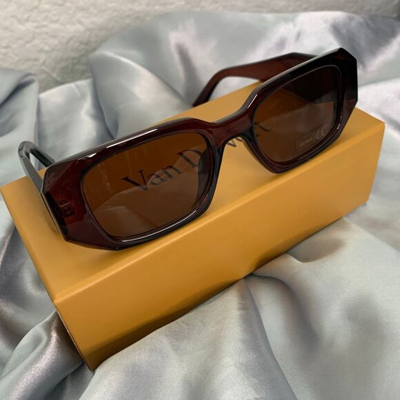 Van De Vort Sunglasses – Chunky Tortoise Rectangle Frame Dark Brown - Picture 3 of 9